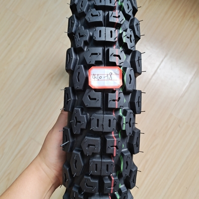 4.10-18 Pneus de motocicleta Caixa de pneus de borracha natural para desempenho superior