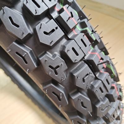 4.10-18 Pneus de motocicleta Caixa de pneus de borracha natural para desempenho superior