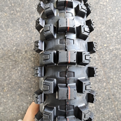 Venda de pneus de motocicleta 110/100-18 com cor preta e classificação 6PR/8PR