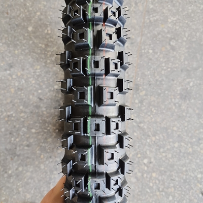 Fornecer Pneus de Motocicletas 3.00-17 com Materiais Pré-fabricados de aço de Nylon