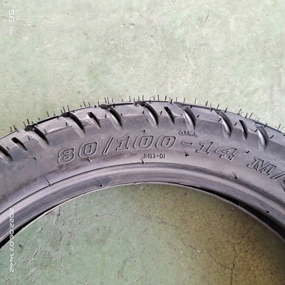 Pneus OEM aceitáveis de borracha para motocicletas 80/100-14 para garantia de carcaça de pneus