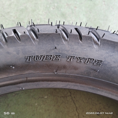 Pneus OEM aceitáveis de borracha para motocicletas 80/100-14 para garantia de carcaça de pneus