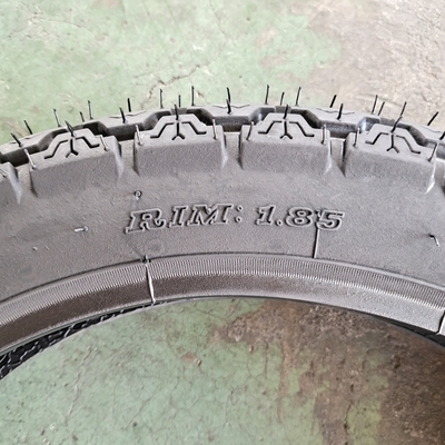 80/100-14 14 polegadas pneu sem tubo de motocicleta feito de borracha natural e aceitável OEM