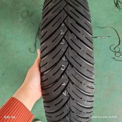 140/70-17 8 Ply Rate Pneus de motocicleta preto 18 polegadas Feito para carregamento Porto Qingdao