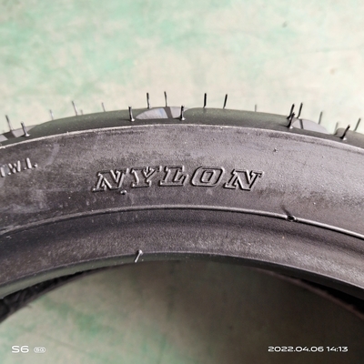 130/60-13 Pneus a vácuo para motocicletas eléctricas Matéria-prima Natureza Borracha de aço Nylon