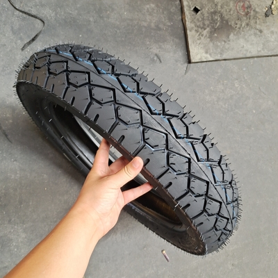 Pneus de motocicletas Pneus 110/90-16 com teor de borracha natural de 35% a 55%