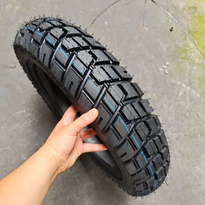 Carga no porto de Qingdao 110/90-16 Pneus sem tubo para motocicletas com 35% a 55% de teor de borracha