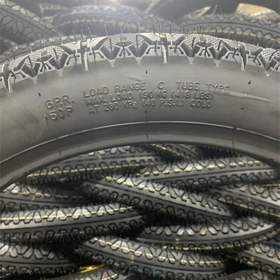 Rodas e pneus de motocicletas para 3.00-17 Porto de carregamento Porto de Qingdao Força de tração 10.5