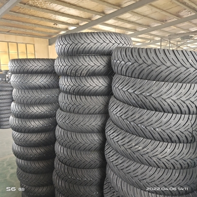 LIFO Motocicletas Rodas de motocicletas Pneus 100/90-17 para carregamento Porto Porto de Qingdao