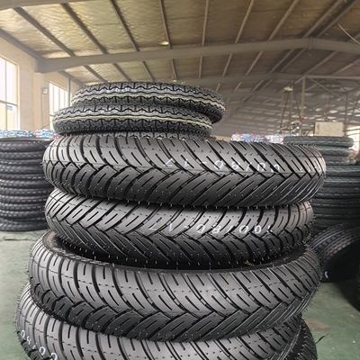 LIFO Motocicletas Rodas de motocicletas Pneus 100/90-17 para carregamento Porto Porto de Qingdao