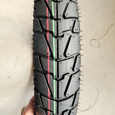 Ótimo desempenho Pneus de motocicleta e tubo interno 3.00/3.25-18 com borracha natural