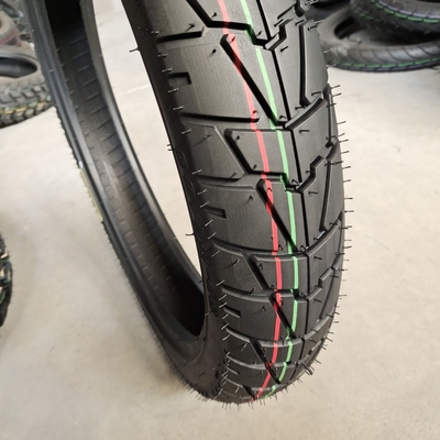 Ótimo desempenho Pneus de motocicleta e tubo interno 3.00/3.25-18 com borracha natural