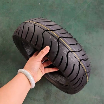 Faça sua scooter rolar com pneus de motocicletas 3,50-10 Capacidade de produção 5000 pcs / dia