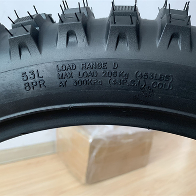35%-55% de teor de borracha pneu de moto 3.00-17 para entrega dentro de 25 dias