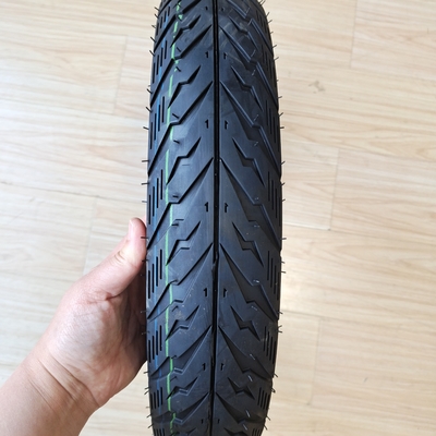 14 rodas Pneus de motocicleta 80/90-14 para carregamento Porto Porto de Qingdao e carcaça de pneus