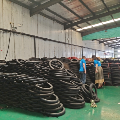 14 rodas Pneus de motocicleta 80/90-14 para carregamento Porto Porto de Qingdao e carcaça de pneus