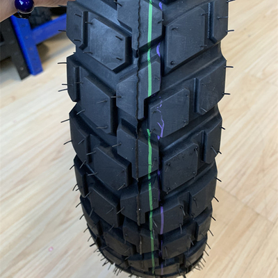 Capacidade de produção 5000 peças/dia Pneus 110/90-17 para motocicletas com 35%-55% de teor de borracha