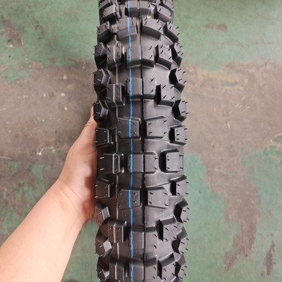 Pneus de motocicleta sem tubo preto 4.10-18 8PR com 35%-55% de teor de borracha em Qingdao