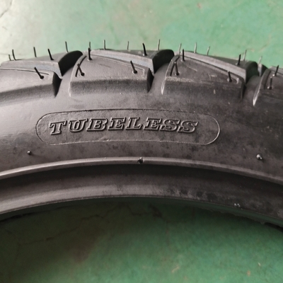 Pneus sem tubo para motocicletas 3.00-18 35%-55% Teor de borracha 6pr/8pr Ply Rating