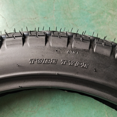 Experimente o Superior do Pneus de Motos de Borracha Natural 3.00-17 6PR/8PR Ply Rating