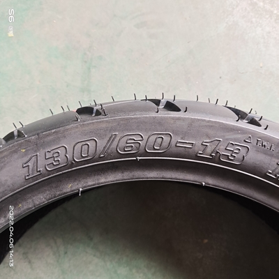 130/60-13 TL Pneus sem tubo de borracha para motocicletas com carcaça e teor de borracha de 35% a 55%