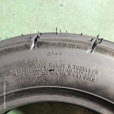 Pneus de motocicleta de 10 polegadas 110/90-10 6 Ply Rate com borracha preta e 35%-55% de conteúdo de borracha