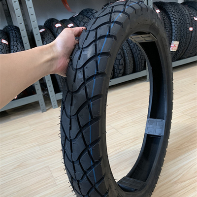 Porto de Qingdao Carregamento 90 90 18 Pneus de motocicletas com capacidade de produção de 5000 unidades por dia