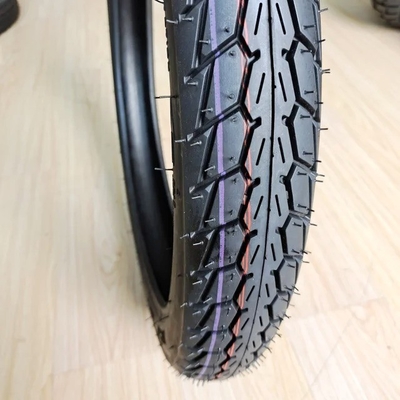 Caixa de pneus de carga do porto de Qingdao para pneus de motocicleta IRC 60/100-17 70/100-17 Incluído