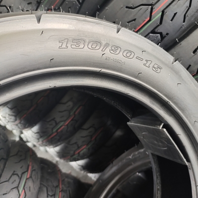 130/90-15 Pneus de motocicleta Bajaj Boxer 6PR/8PR fabricados em casa com teor de borracha de 35% a 55%