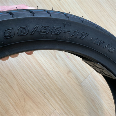 Capacidade de produção 5000 peças por dia Pneus de moto 90/90-17 no Lowest