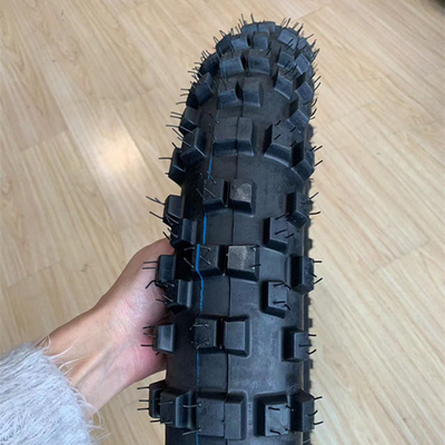Ban Motor 80/100 21 Pneus de motocicleta com 35%-55% de conteúdo de borracha no Porto de Qingdao