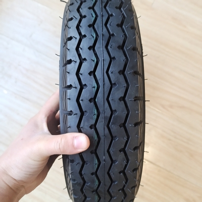 MRF Pneus Pneus de motocicletas 4.00-8 no Porto de Qingdao Tempo de entrega Dentro de 25 dias