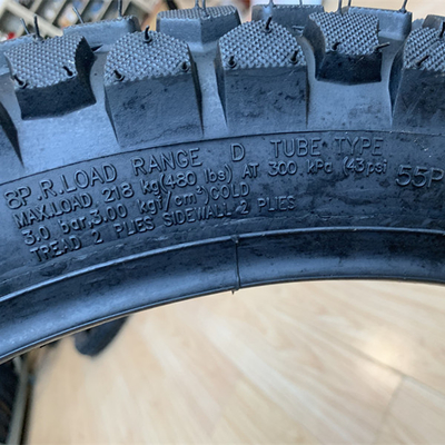 Tempo de entrega Dentro de 25 dias Ban Motor 3.00-18 para o Porto de Qingdao