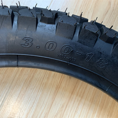 Tempo de entrega Dentro de 25 dias Ban Motor 3.00-18 para o Porto de Qingdao