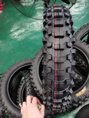 Tubos superiores e internos para bicicletas fora de estrada com padrão de cruzamento de estrada 45% de teor de borracha