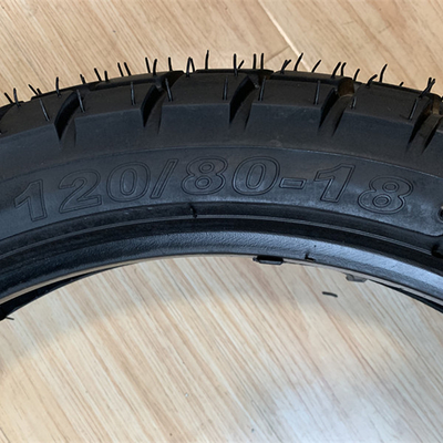 Tamanho do pneu 120/80-18 Pneus de motocicleta de alta resistência à tração para clientes da Bolívia