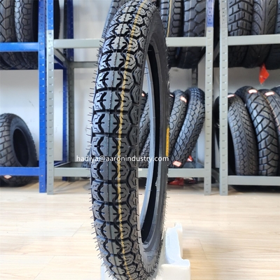 300-17 300-18 2,3/2,6 kg Conteúdo de borracha 35%-55% Pneus de motocicletas para o mercado da América do Sul