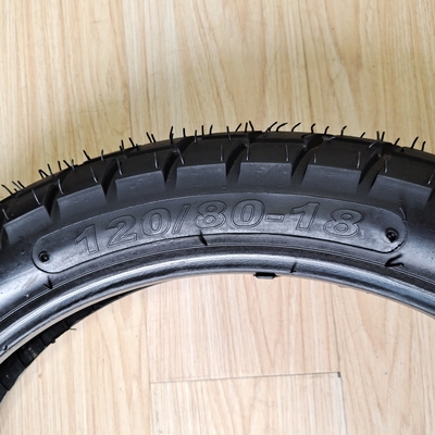 35%-55% Conteúdo de borracha 120/80-18 Rodas de motocicletas Pneus Profundamente concebido para o desempenho