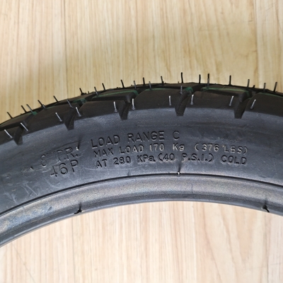 90/80-16 Pneus pretos de motocicleta perfeitos para as necessidades do seu negócio