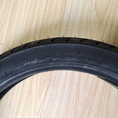 35%-55% de teor de borracha 90/90-17 TL Pneus de motocicleta para certificação ISO9001