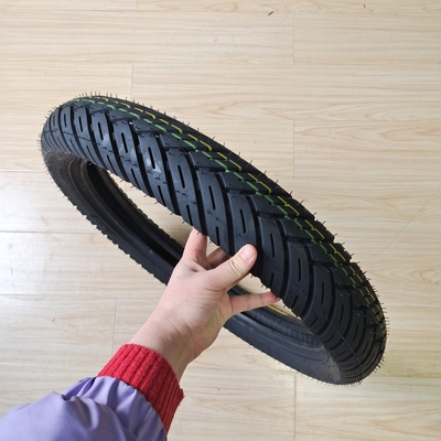 Teor de borracha de 35% a 55% 90/90-18 Pneus de motocicleta para a natureza