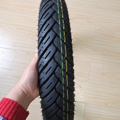 Teor de borracha de 35% a 55% 90/90-18 Pneus de motocicleta para a natureza
