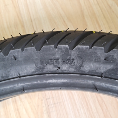 Teor de borracha de 35% a 55% 90/90-18 Pneus de motocicleta para a natureza