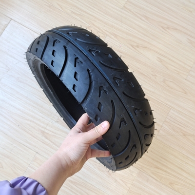 Pneus de motocicleta Pneus de scooter 130/60-13 Classe A sem tubos com 35% a 55% de teor de borracha