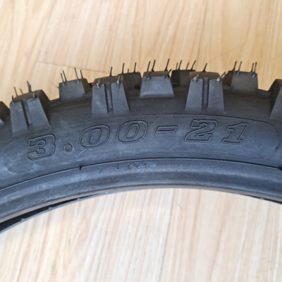 6pr/8pr Grande aderência 3.00-21 Moto Cross Pneus traseiros TL Pneus de motocicleta com OEM aceitável