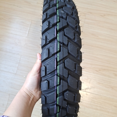 Porto de Qingdao 110 90 17 Pneus de motocicletas com 35% a 55% de teor de borracha