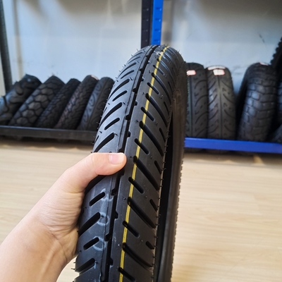 3.00-17 Pneus de borracha natural de motocicleta Padrão popular para desempenho de alta velocidade