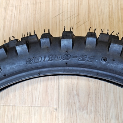 80/100-21 Pneus de borracha natural para motocicletas O equilíbrio perfeito entre desempenho e durabilidade