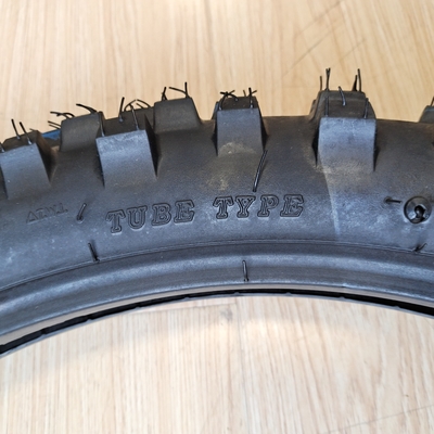 80/100-21 Pneus de borracha natural para motocicletas O equilíbrio perfeito entre desempenho e durabilidade