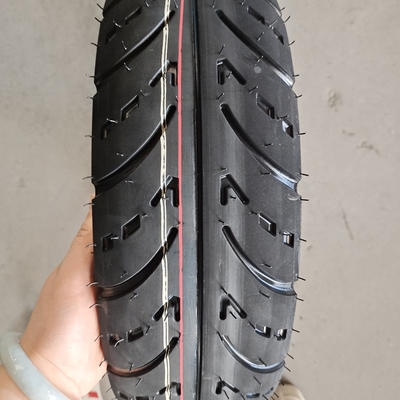 Resistência à tração 10,5 Pneus de motocicleta Pneus sem tubo 140 60 17 no Porto de Qingdao